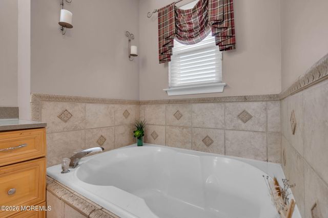 19 Grand Teton Avenue, Howell, NJ 07731