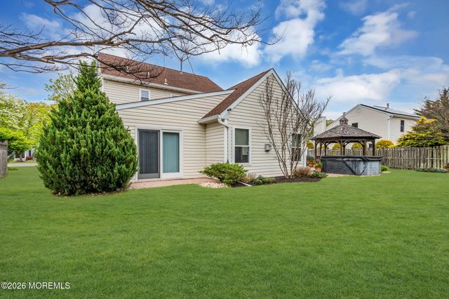 19 Grand Teton Avenue, Howell, NJ 07731