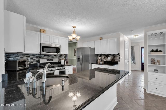 19 Grand Teton Avenue, Howell, NJ 07731