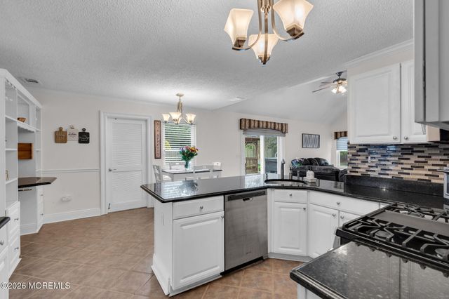 19 Grand Teton Avenue, Howell, NJ 07731