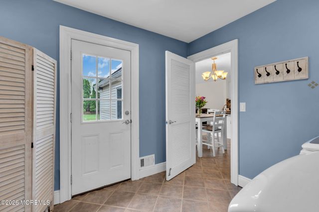 19 Grand Teton Avenue, Howell, NJ 07731