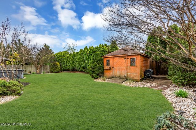 19 Grand Teton Avenue, Howell, NJ 07731