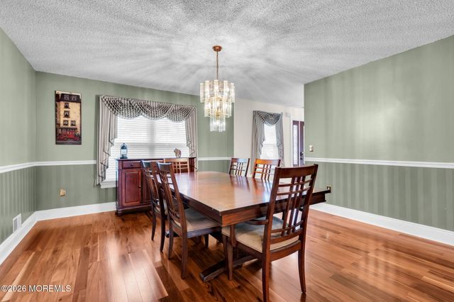 19 Grand Teton Avenue, Howell, NJ 07731