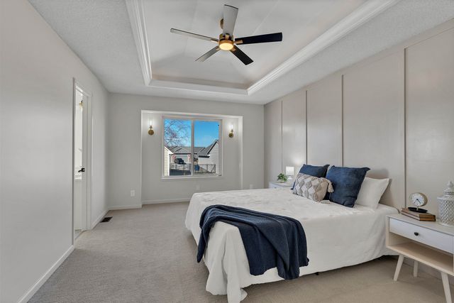 3327 N Lake Ridge Ct, Wichita, KS 67205