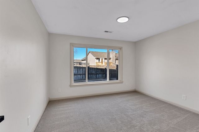 3327 N Lake Ridge Ct, Wichita, KS 67205