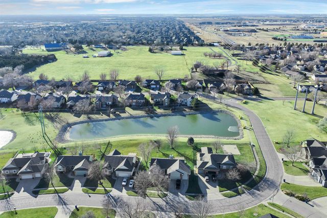 3327 N Lake Ridge Ct, Wichita, KS 67205
