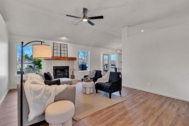 3327 N Lake Ridge Ct, Wichita, KS 67205