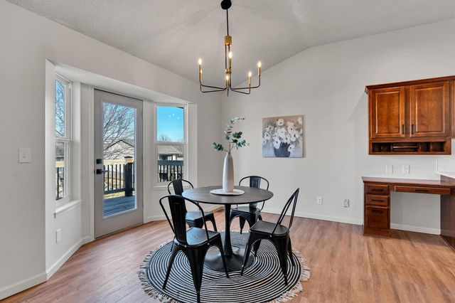 3327 N Lake Ridge Ct, Wichita, KS 67205