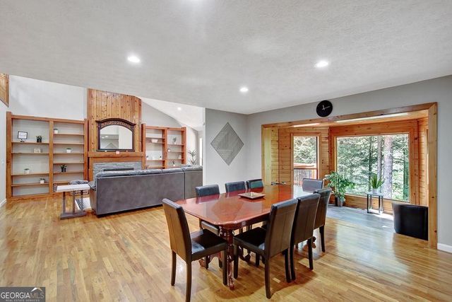 450 Flat Creek Circle, Blue Ridge, GA 30513