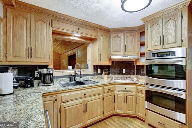450 Flat Creek Circle, Blue Ridge, GA 30513
