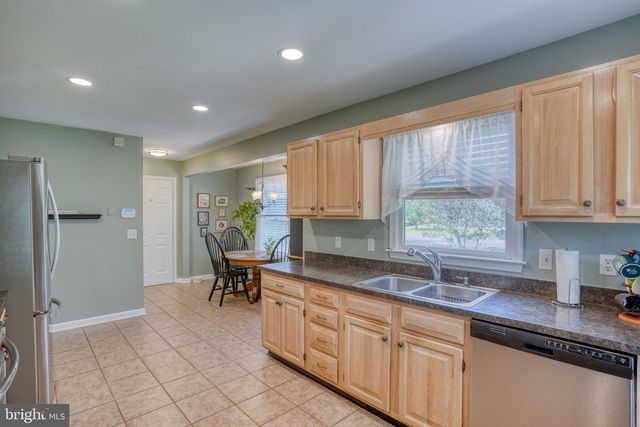40 E HUNTINGTON CIR, Dover, DE 19904