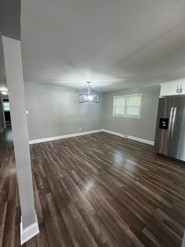 276 W 68th Place, Merrillville, IN 46410