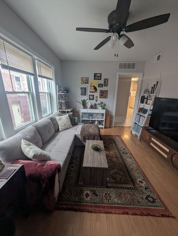 2344 W Barry Avenue 1, Chicago, IL 60618