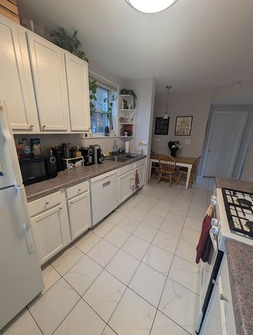 2344 W Barry Avenue 1, Chicago, IL 60618