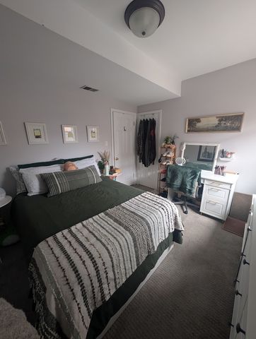 2344 W Barry Avenue 1, Chicago, IL 60618