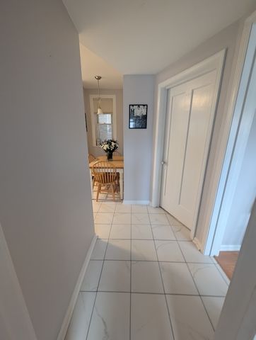 2344 W Barry Avenue 1, Chicago, IL 60618