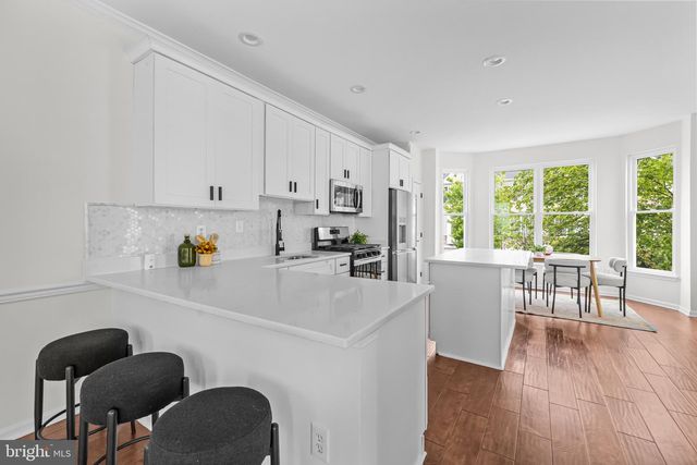 6954 BANCHORY CT, Alexandria, VA 22315
