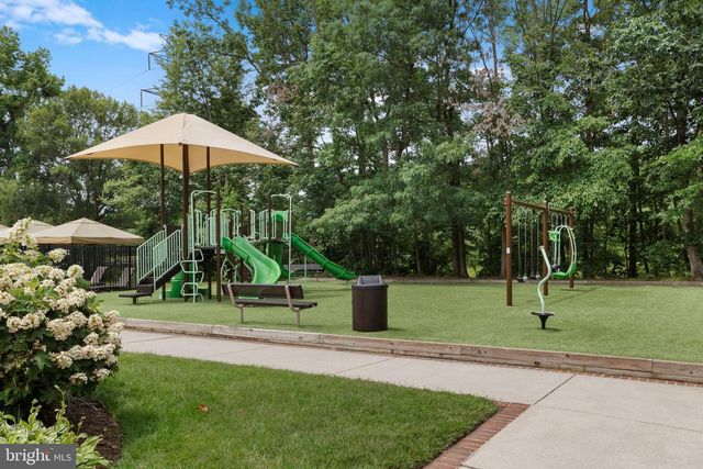 6954 BANCHORY CT, Alexandria, VA 22315