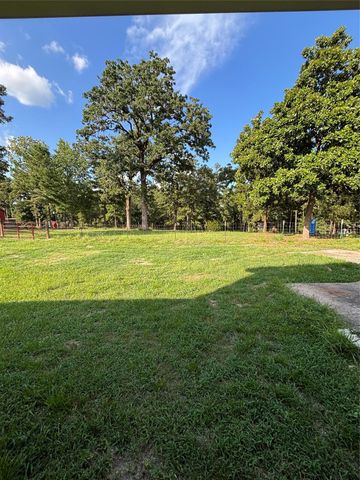 8049 Forest Hills Drive, Montgomery, TX 77316