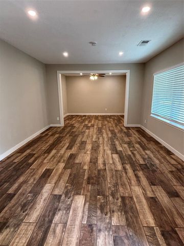 8049 Forest Hills Drive, Montgomery, TX 77316