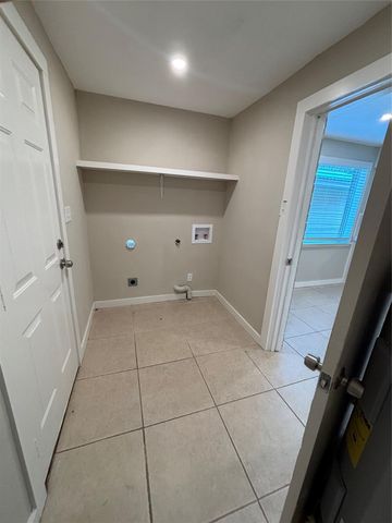 8049 Forest Hills Drive, Montgomery, TX 77316