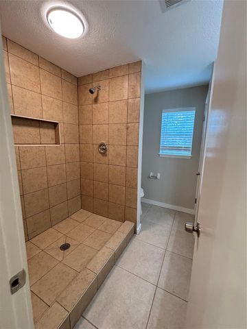 8049 Forest Hills Drive, Montgomery, TX 77316