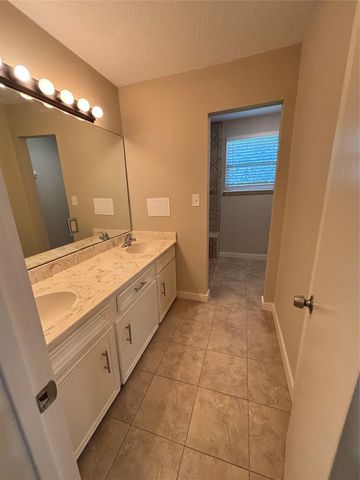 8049 Forest Hills Drive, Montgomery, TX 77316