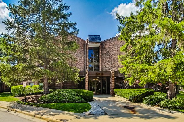 3110 Pheasant Creek Drive 104, Northbrook, IL 60062
