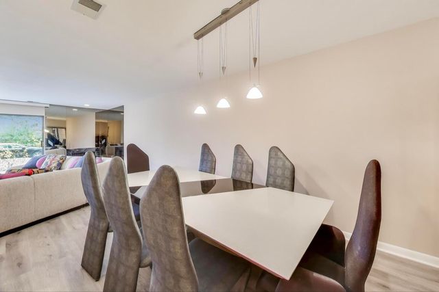 3110 Pheasant Creek Drive 104, Northbrook, IL 60062