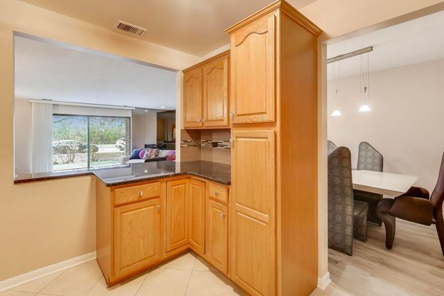 3110 Pheasant Creek Drive 104, Northbrook, IL 60062