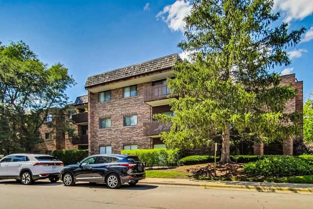 3110 Pheasant Creek Drive 104, Northbrook, IL 60062