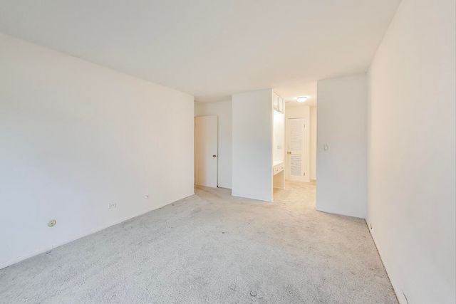 3110 Pheasant Creek Drive 104, Northbrook, IL 60062