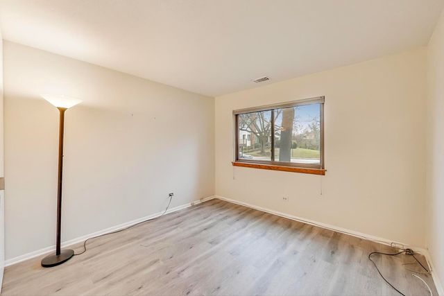 3110 Pheasant Creek Drive 104, Northbrook, IL 60062