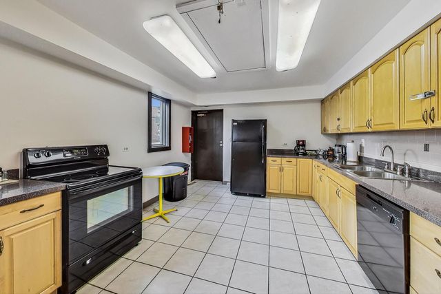 3110 Pheasant Creek Drive 104, Northbrook, IL 60062