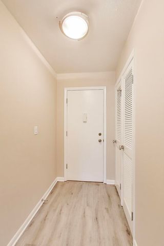 3110 Pheasant Creek Drive 104, Northbrook, IL 60062