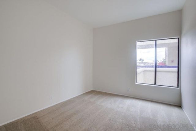 12122 Royal Birkdale Row 403, San Diego, CA 92128