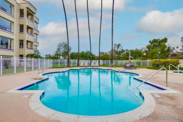 12122 Royal Birkdale Row 403, San Diego, CA 92128