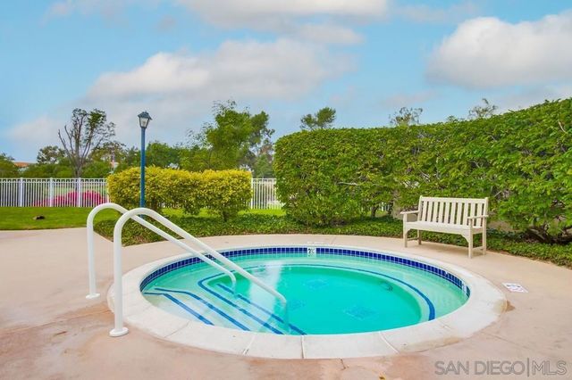 12122 Royal Birkdale Row 403, San Diego, CA 92128