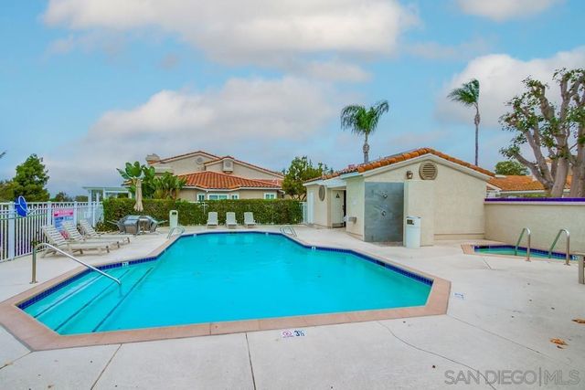 12122 Royal Birkdale Row 403, San Diego, CA 92128