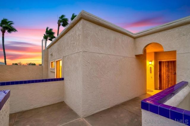 12122 Royal Birkdale Row 403, San Diego, CA 92128