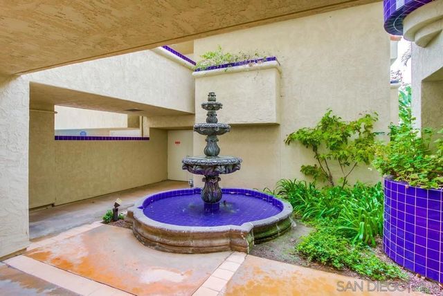 12122 Royal Birkdale Row 403, San Diego, CA 92128