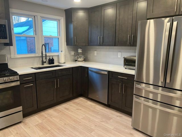 25 Wood Avenue, Patchogue, NY 11772