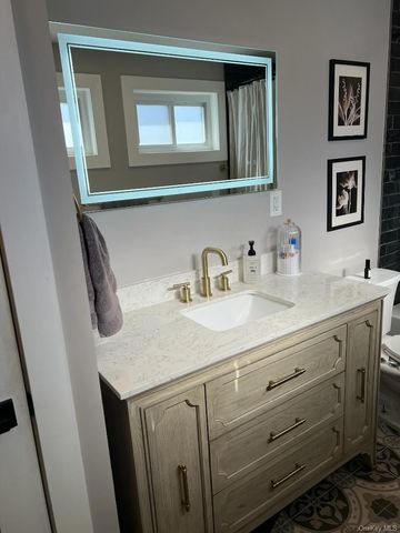 25 Wood Avenue, Patchogue, NY 11772