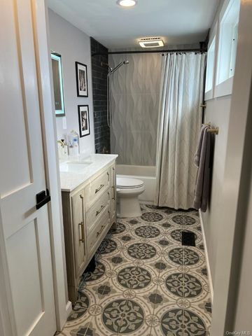 25 Wood Avenue, Patchogue, NY 11772