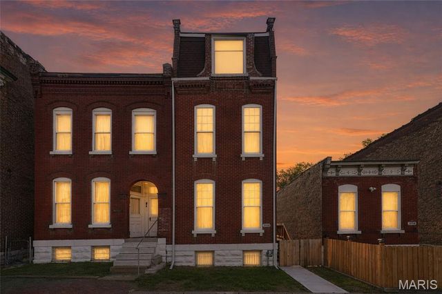 3706 Iowa Avenue, St Louis, MO 63118