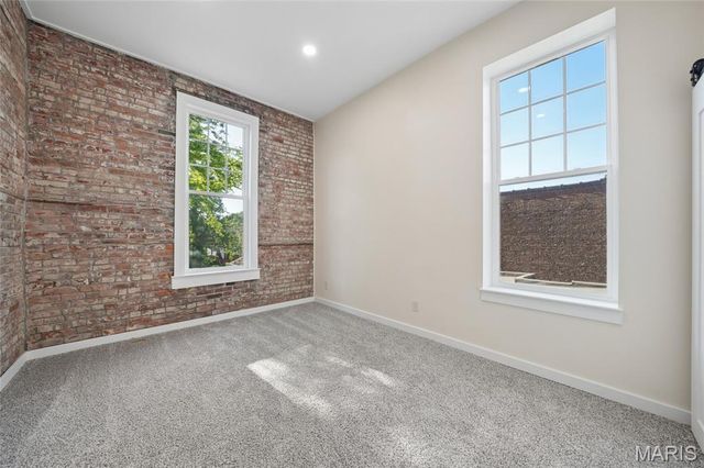 3706 Iowa Avenue, St Louis, MO 63118