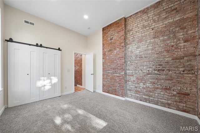 3706 Iowa Avenue, St Louis, MO 63118