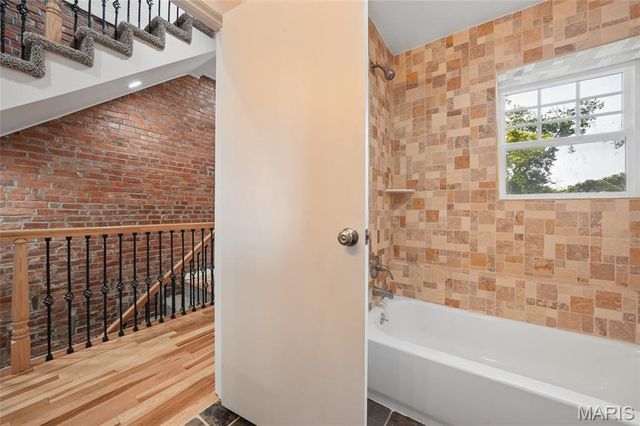 3706 Iowa Avenue, St Louis, MO 63118