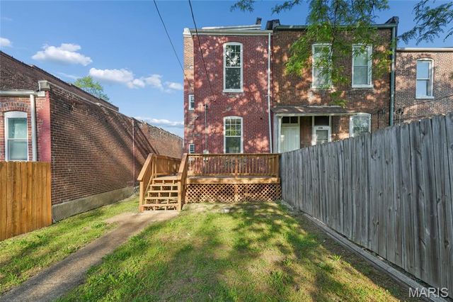 3706 Iowa Avenue, St Louis, MO 63118