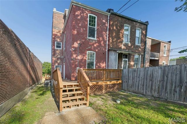 3706 Iowa Avenue, St Louis, MO 63118